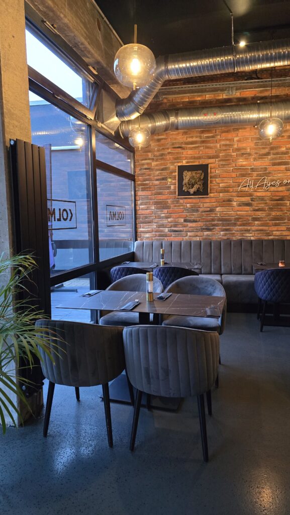Kontakt - Kolma Restaurant Bremen | Frühstück, Mezze & Steaks in der Nähe